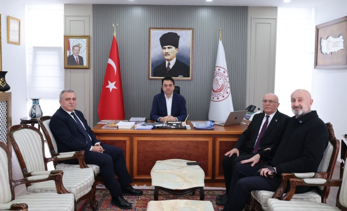 Anahtar Parti Heyetinden Tokat Valisi Abdullah Köklü’ye Nezaket Ziyareti