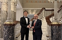 Akif Manaf’a Egeyön Barış Ödülü