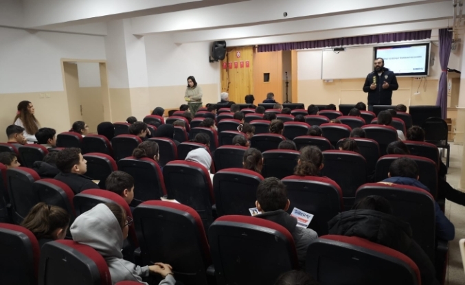 Sulusaray’da Siber Farkındalık Seferberliği: 1000’den Fazla Kişiye Eğitim