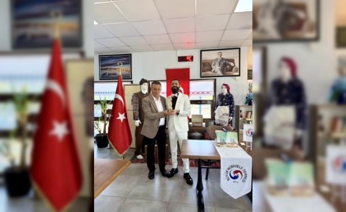 Akif Manaf’a Büyük Mübadele Derneği’nden “Evrensel Kardeşlik ve Barış Ödülü”